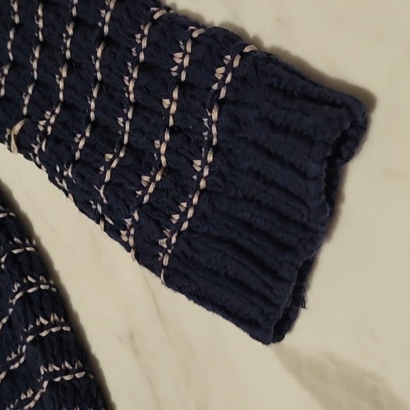 Theory Oversized Boxy Knit Sweater - Picture 6 of 9